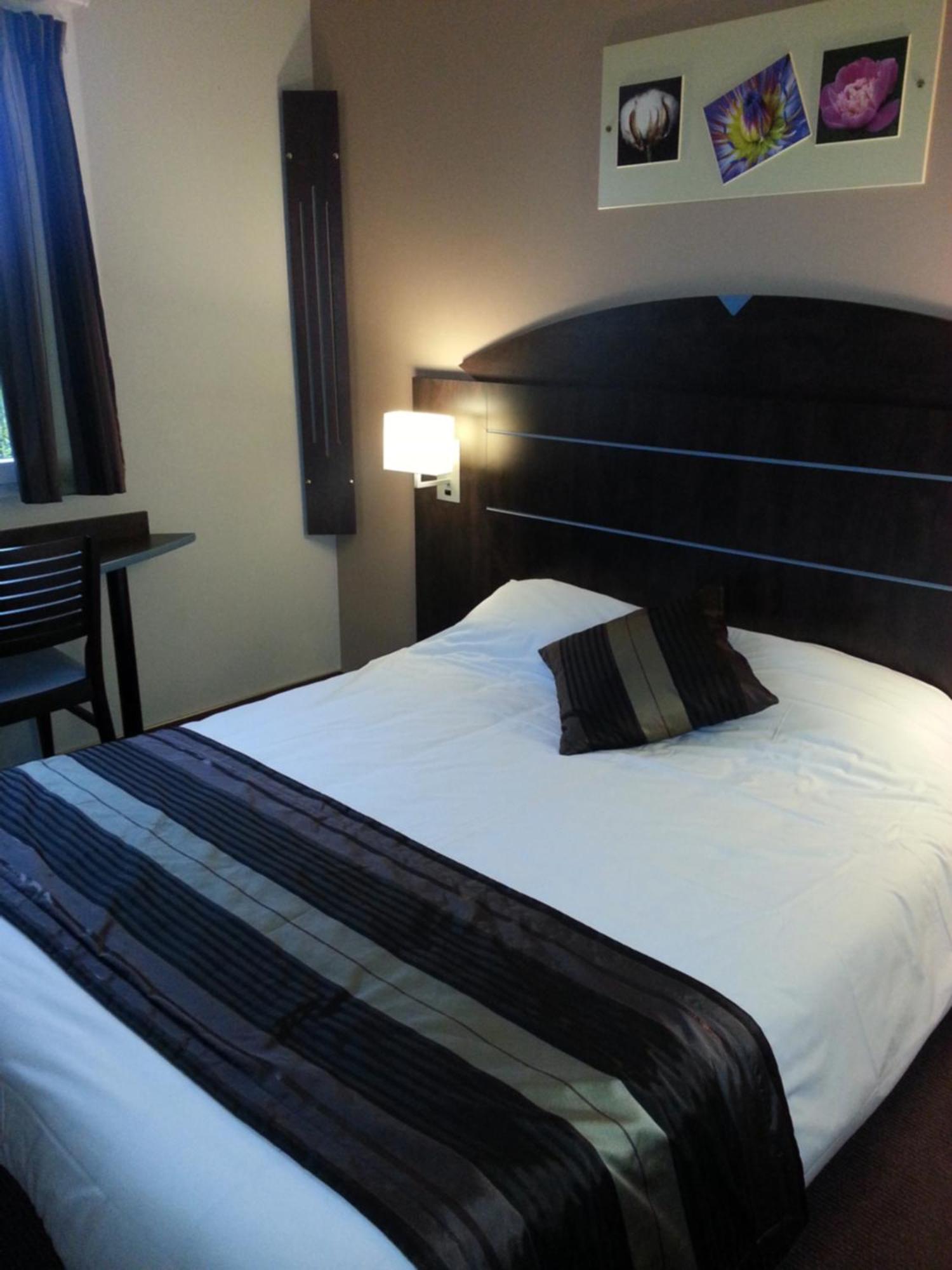 Akena Hotel